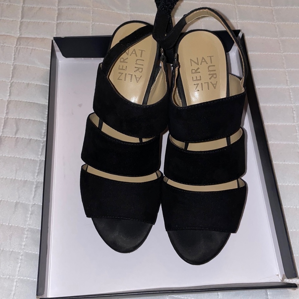 Black pumps heels